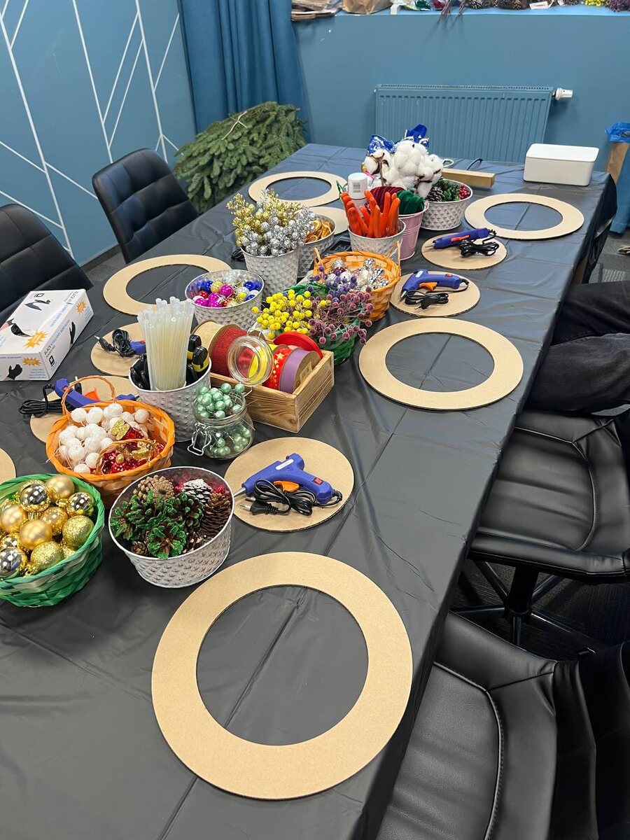 Творческий мастер-класс по созданию новогодних венков