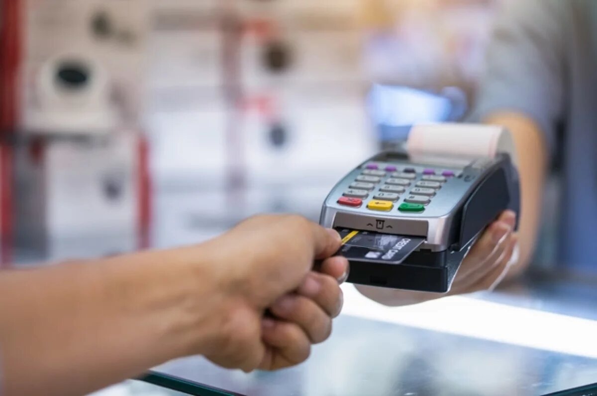    Магазин Махачкалы продавал смартфон на 12 тысяч дороже при оплате картой