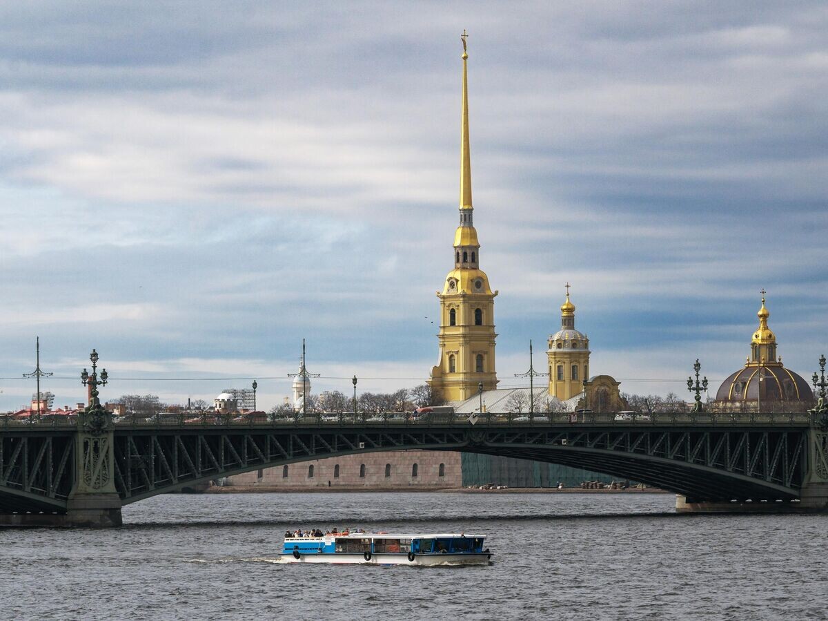    Прогулочное судно на реке Неве в Санкт-Петербурге | © РИА Новости / Алексей Даничев