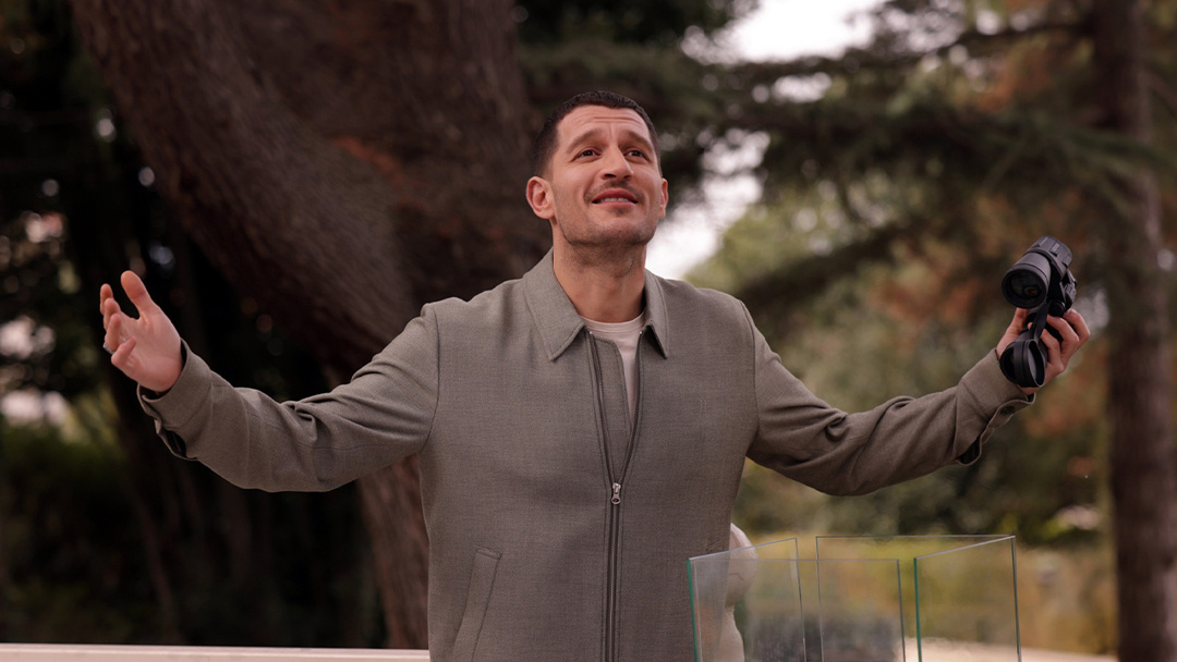 Фото найдено в интернете. Ураз в роли Бозо. Кадр к 1 серии "Подземелья".