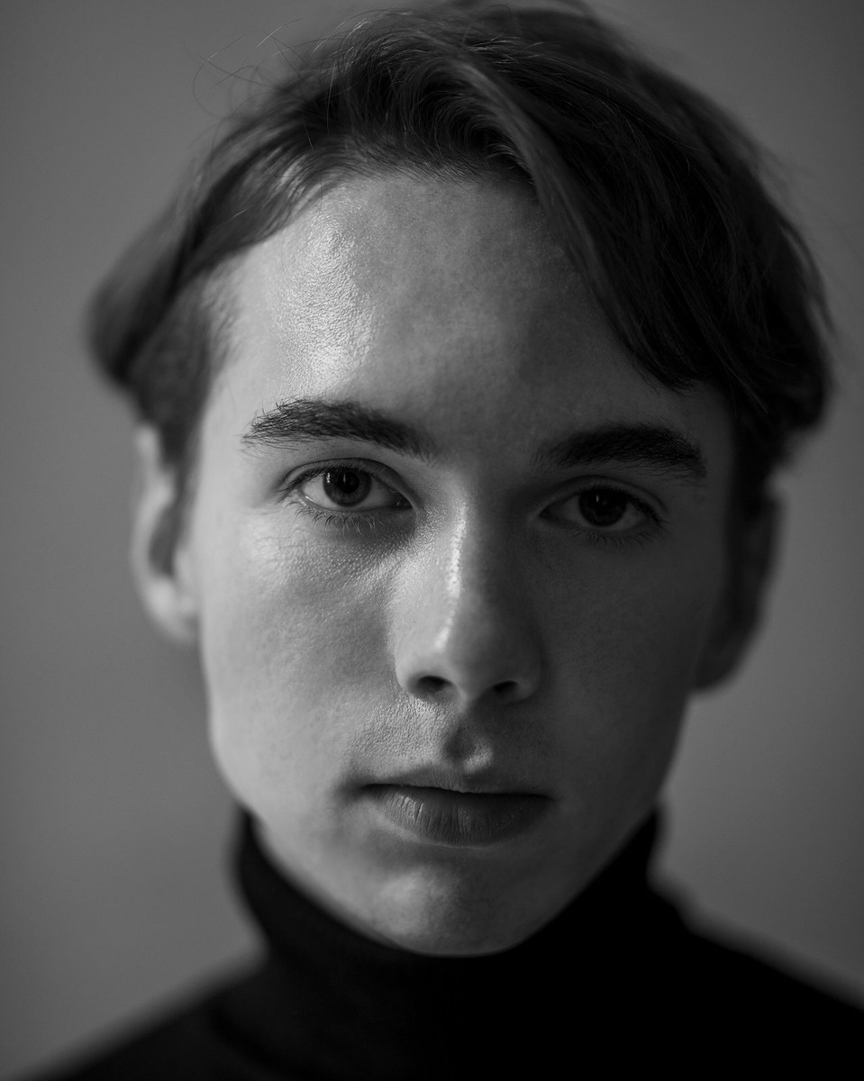 Денис Власенко. Источник фото - Яндекс Картинки.