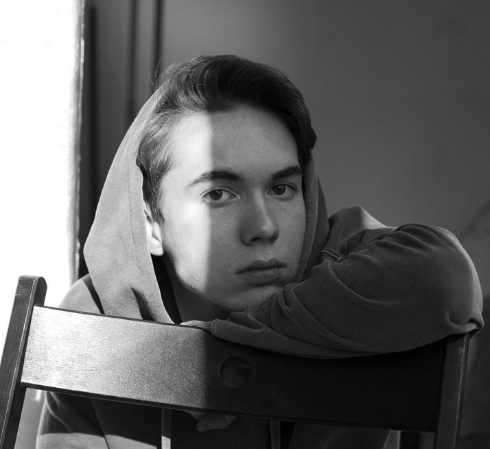 Денис Власенко. Источник фото - Яндекс Картинки.