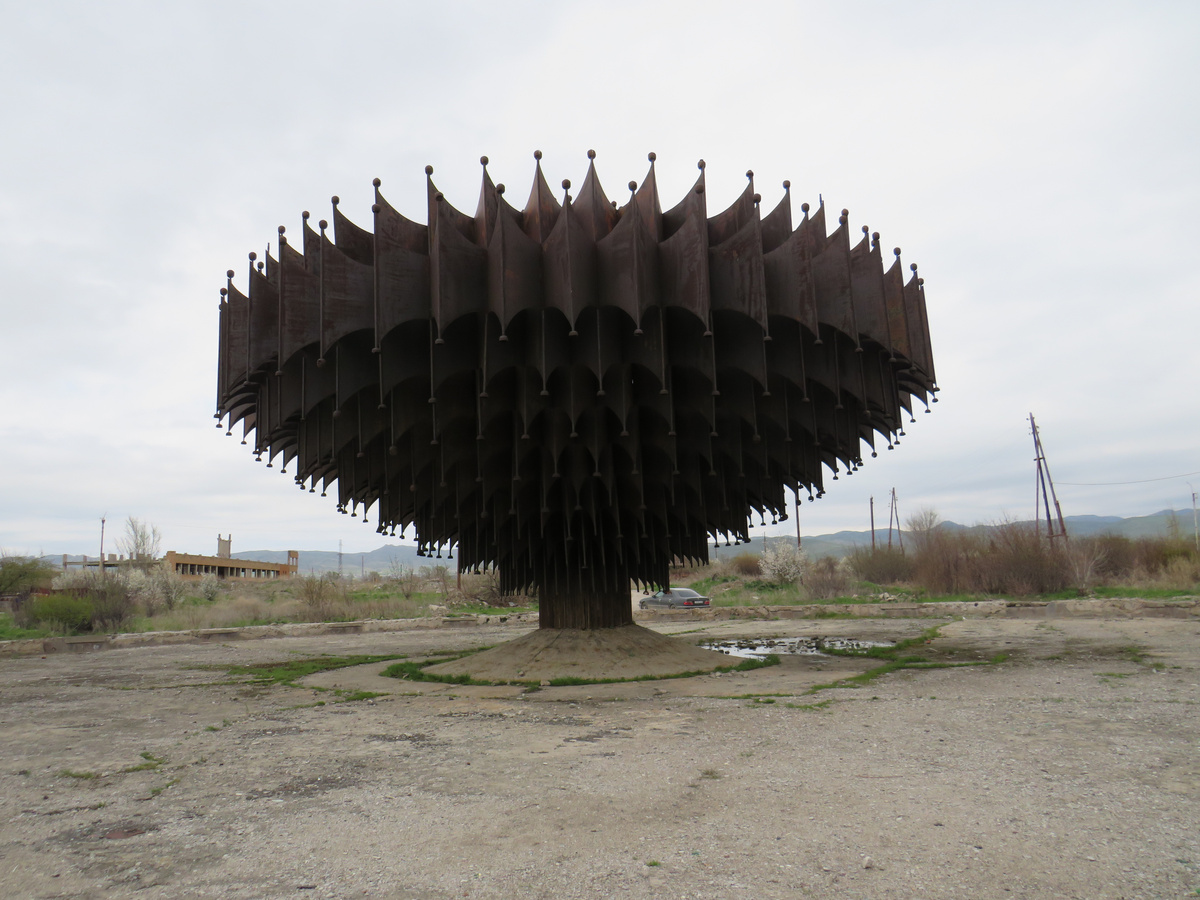 Железный фонтан "Дружба" в Гюмри