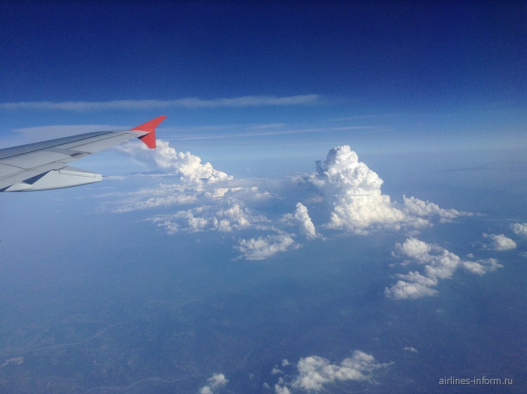    Облака над Францией при полете из Ниццы в Москву