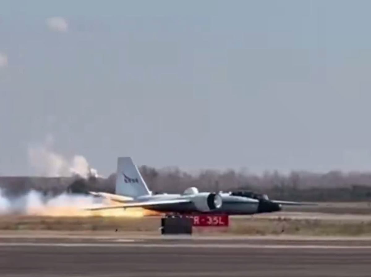    Самолет НАСА сел "на брюхо" в штате Техас | © Фото : , соцсети