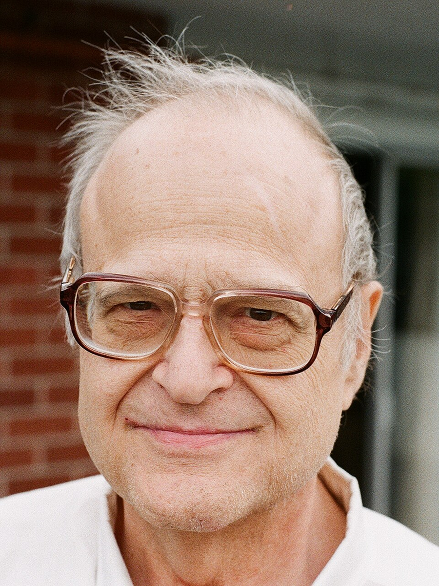 Пол Чернов. Выглядит, как стереотипный математик, не правда ли?