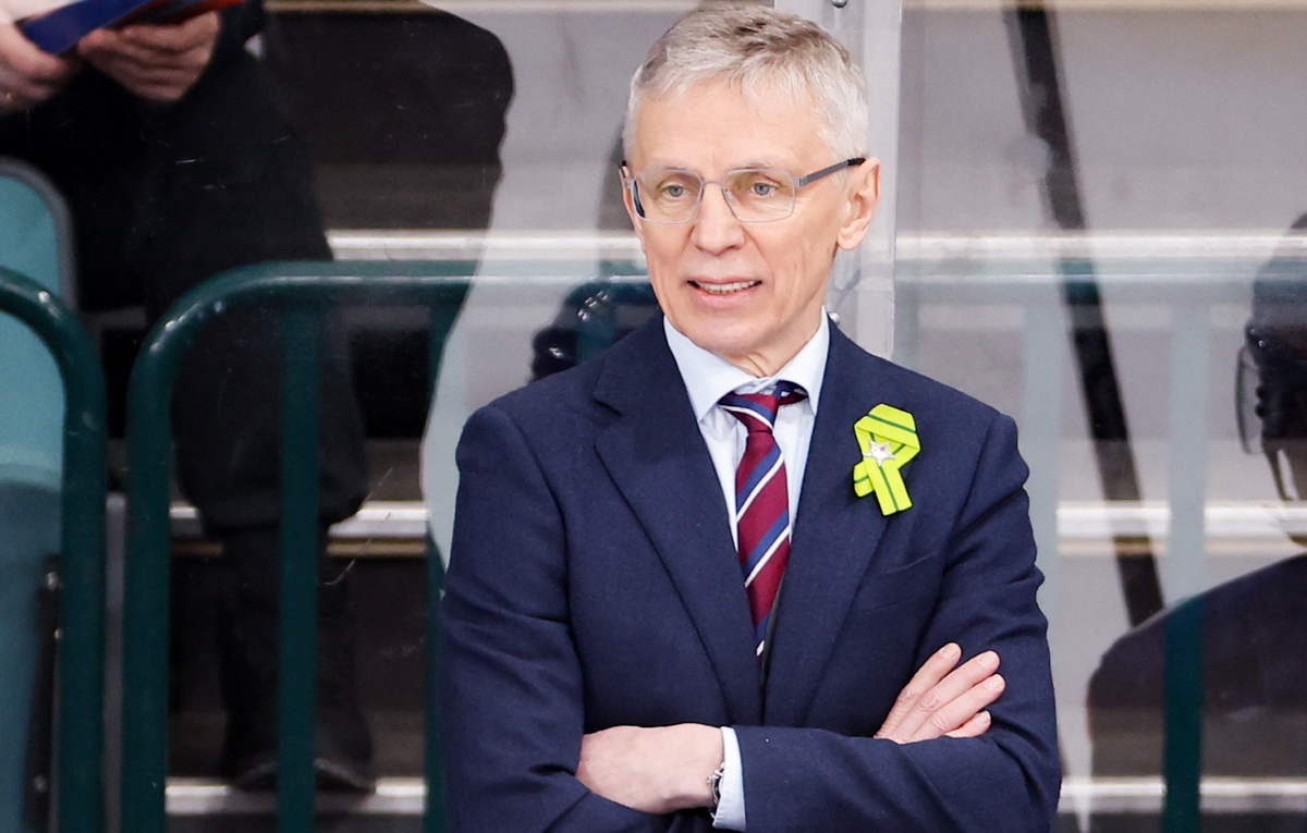    Главный тренер СКА Игорь Ларионов  Петр Ковалев/ТАСС