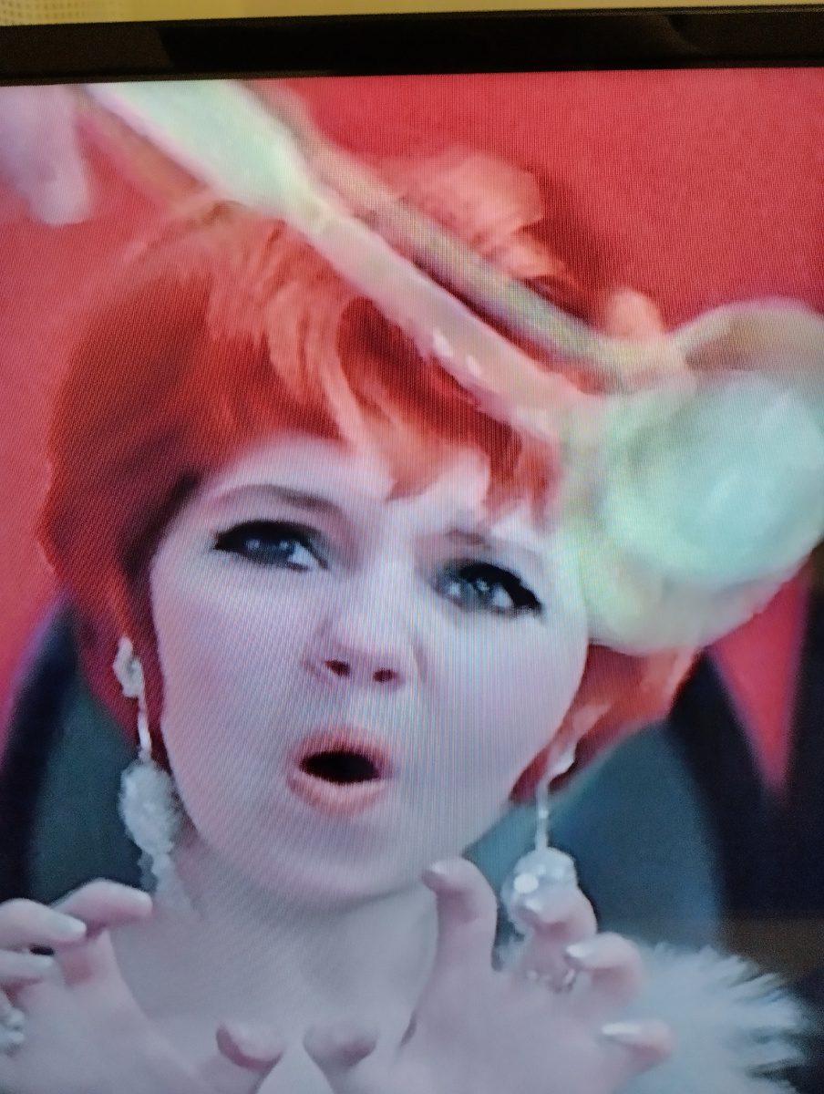 Эллочка - людоедка:"Хо-хо!"фильм "12 стульев" режиссёр Леонид Гайдай 