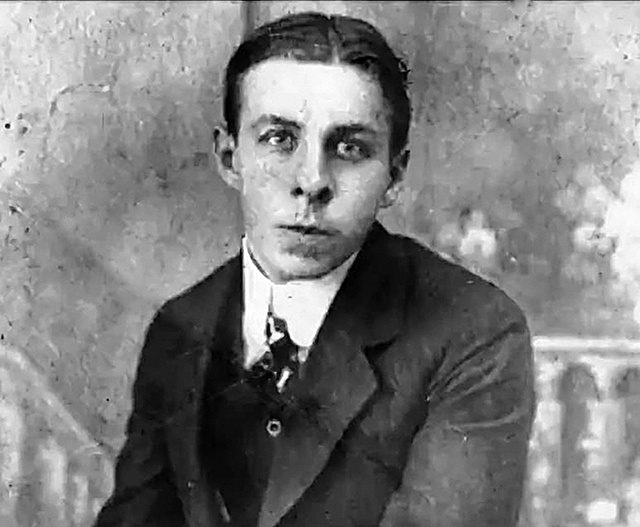    В демонстрации студентов в Курске участвовал будущий советский поэт Николай Асеев, он затем скрывался у родни от полиции