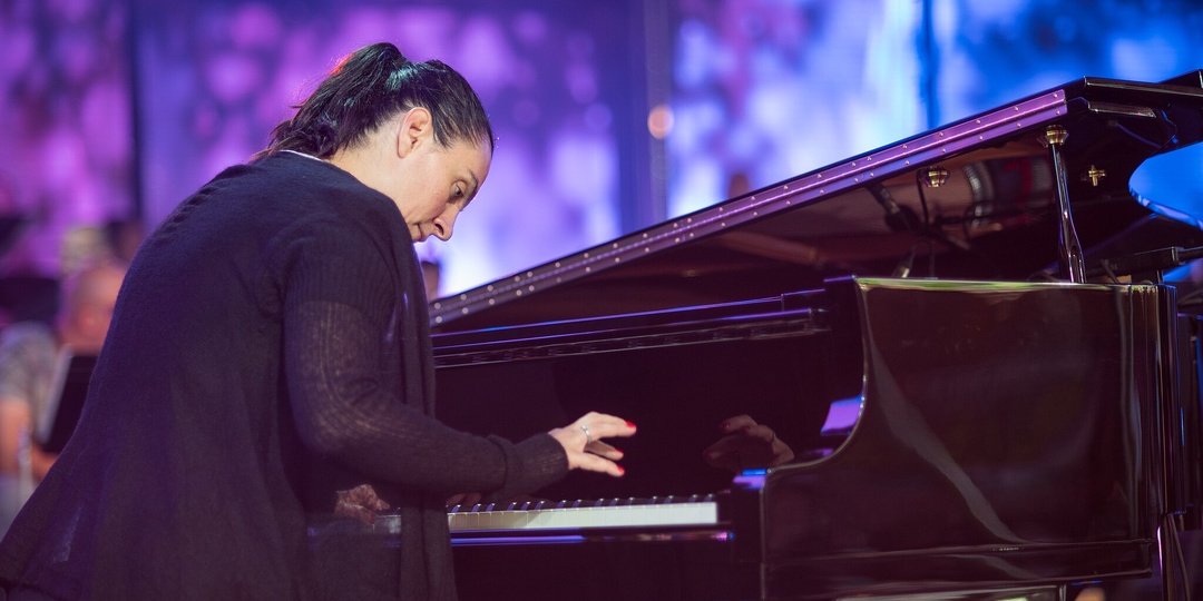 «Подарил шубу за ребенка от другого». Почему Ваенга 17 лет терпела богатого продюсера, но ушла к простому барабанщику