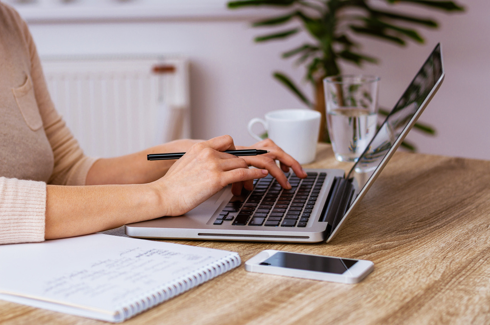 печатаю на клавиатуре