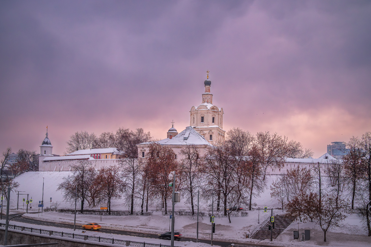 Спасо-Андроников монастырь на берегу Яузы