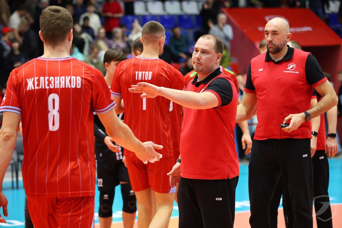    Тренерскому штабу \