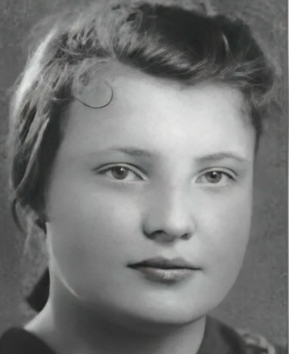 Татьяна Доронина поступила сразу в 4 вуза.