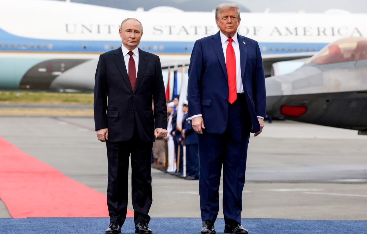    Президент России Владимир Путин и президент США Дональд Трамп  Гавриил Григоров/ТАСС