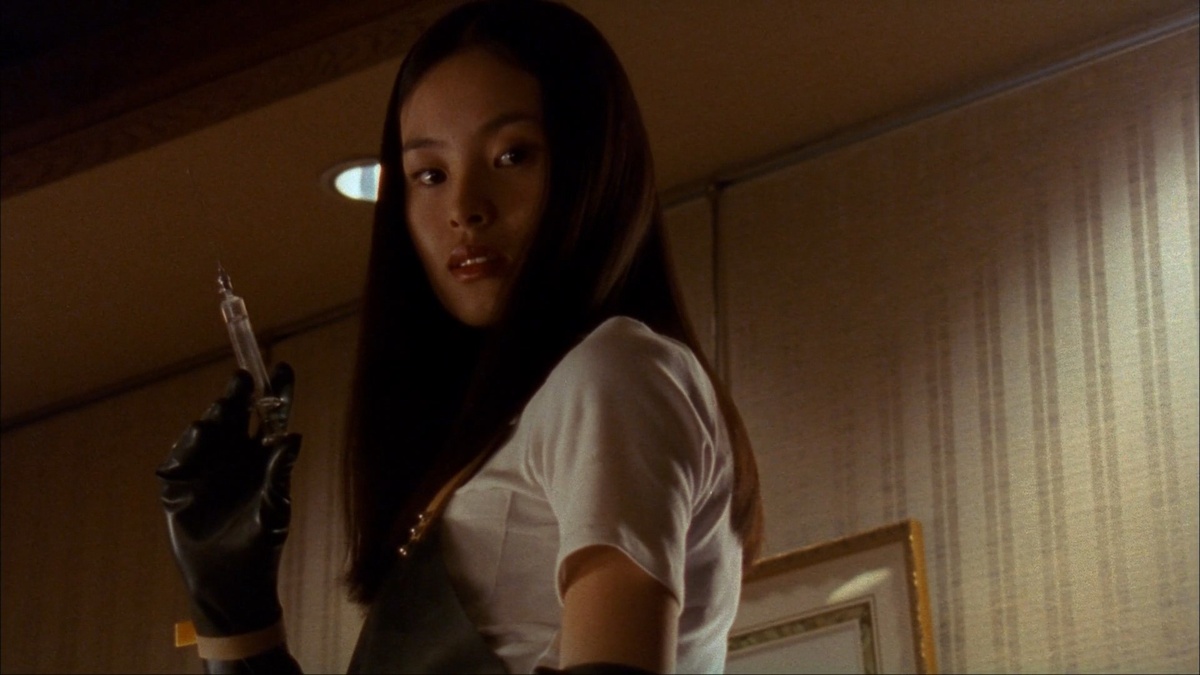 Счастливцы те, кто смотрит это кино, заранее ничего не зная  - ведь маркетинг его позиционировал как хоррор, а потому зрители были в недоумении от первой части фильма.