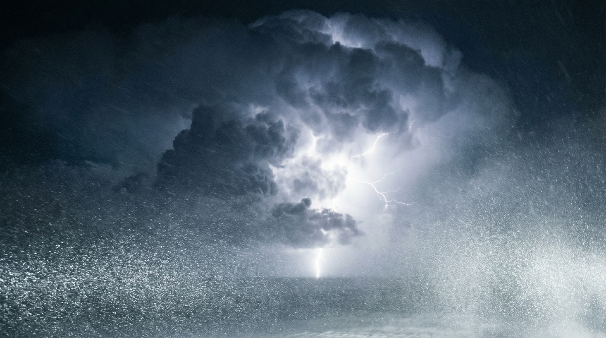 Почему зимой не бывает грома и молний, даже когда идет сильный снег