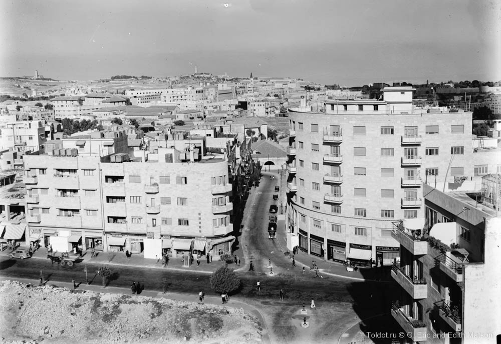 Улица Кинг Джордж в Иерусалиме, названная в честь британского короля Георга, 30-е годы 20 века 