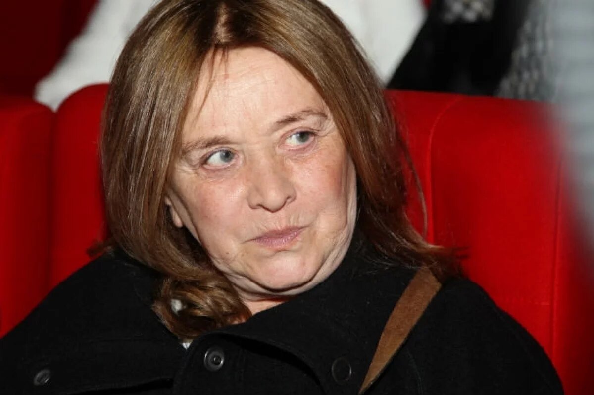    Актриса, подарившая нам Диану, Миледи и героинь Тарковского, прикована к постели.