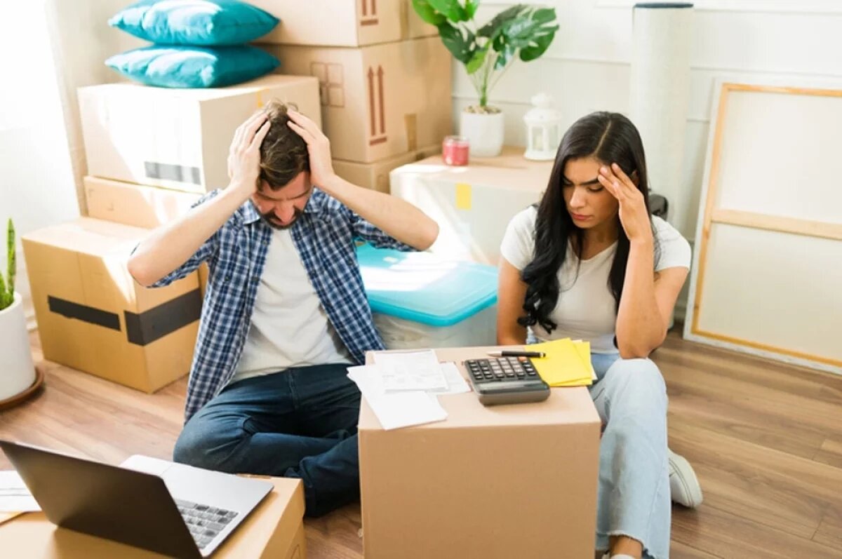    Возникает опасение, что в перспективе трех-четырех лет сдадут в эксплуатацию меньше домов, соответственно, цены на квартиры пойдут вверх.