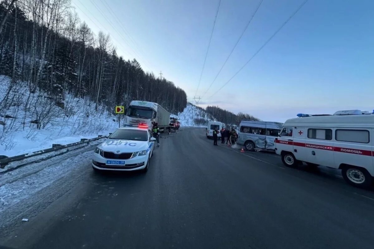    Стала известна причина ДТП с 12 пострадавшими на трассе в Иркутской области
