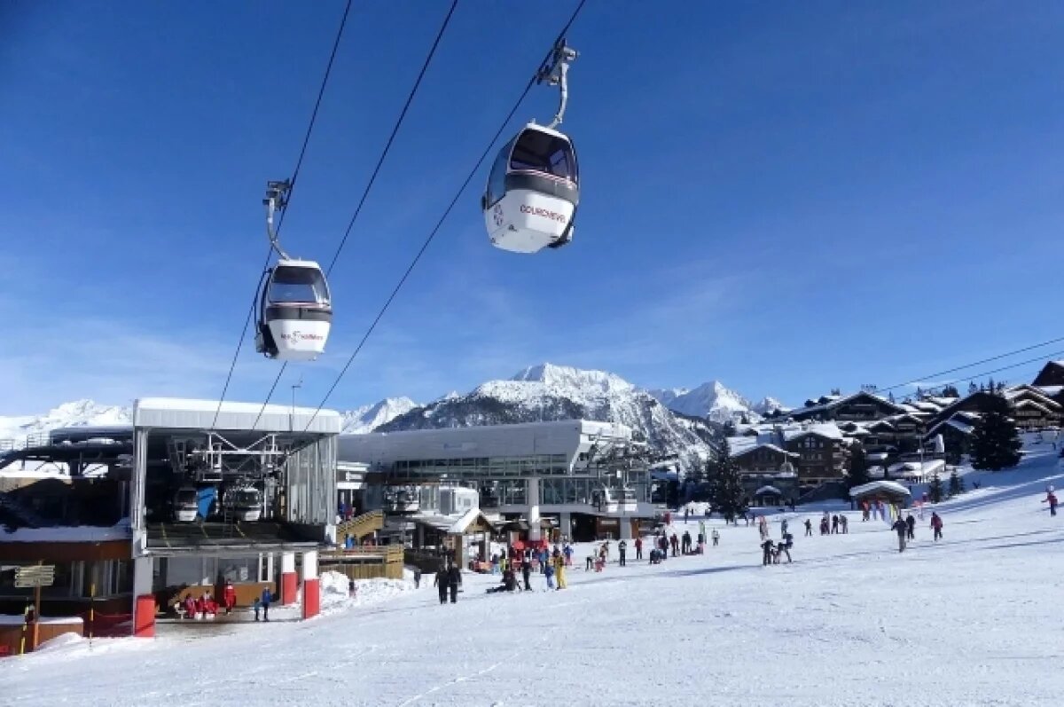    В Куршевеле из-за пожара из отеля эвакуировали более 80 человек