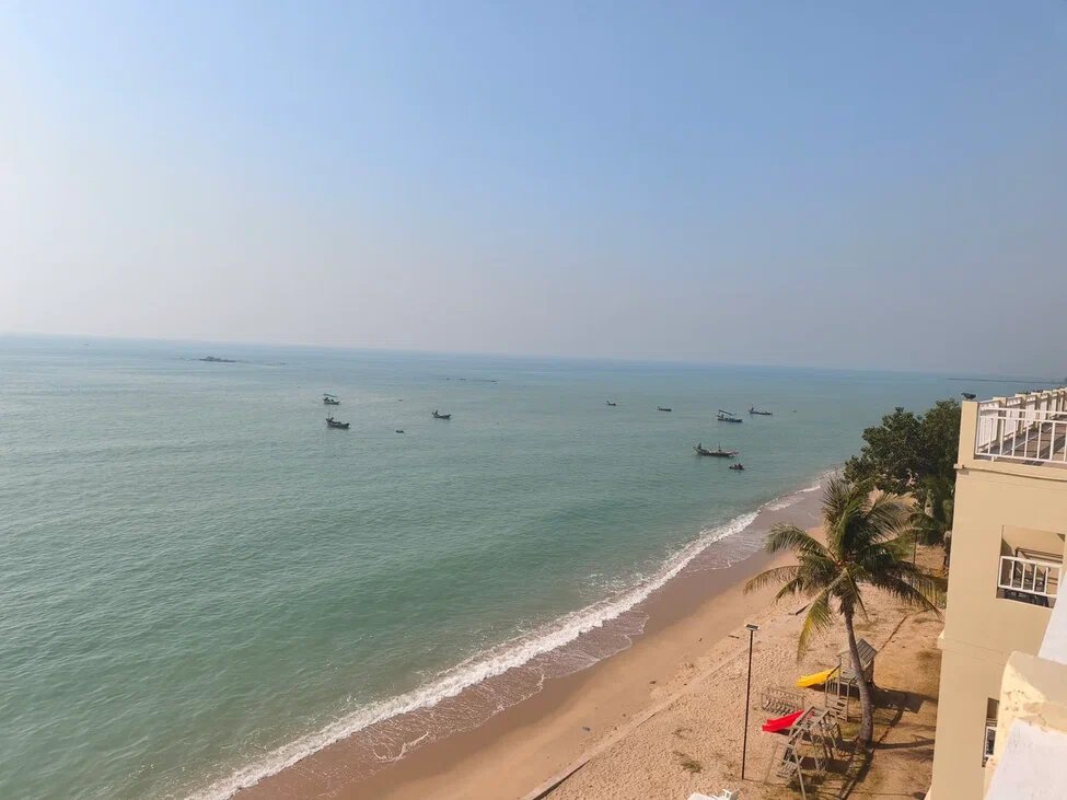 Фото автора. Отель Royal Phala Cliff Beach Resort. Пляж