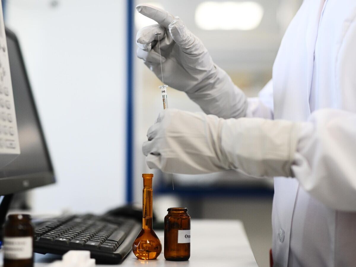    Лаборатория отдела контроля качества цеха №20 завода "Биохимик" группы "Промомед" в Саранске | © РИА Новости / Владимир Астапкович