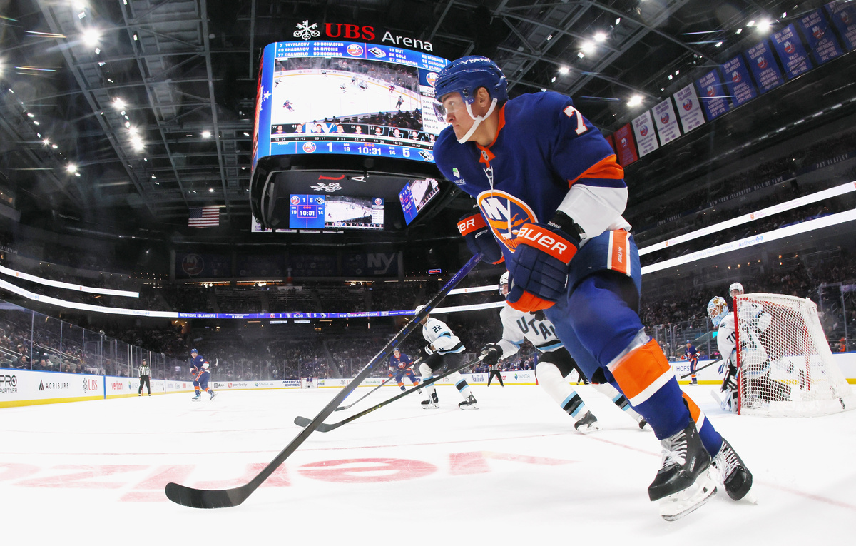    Нападающий "Нью-Джерси" Максим Цыплаков  Bruce Bennett/Getty Images