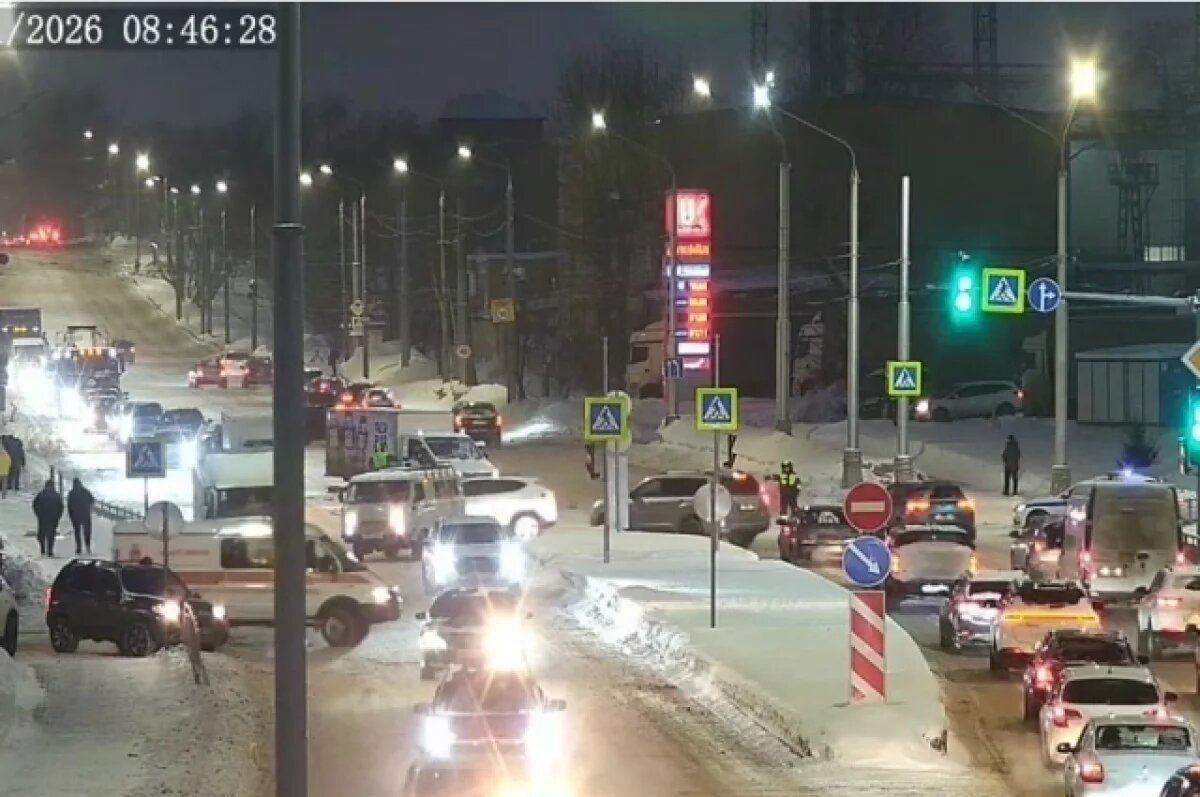   Перекрытие улицы Дзержинского из-за пожара в Перми вызвало сильные пробки