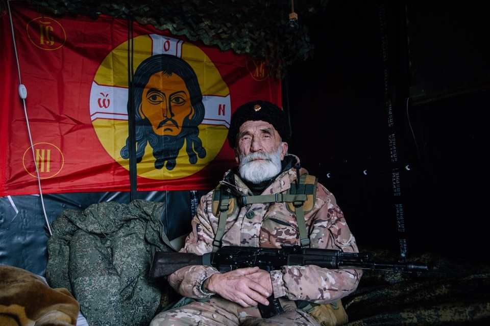    Борису Алексеевичу - так «Хоттабыча» зовут «в миру» - 68 лет. Это один из самых старших бойцов казачьей бригады «Терек» Добровольческого корпуса Южной группировки войск. Григорий КУБАТЬЯН