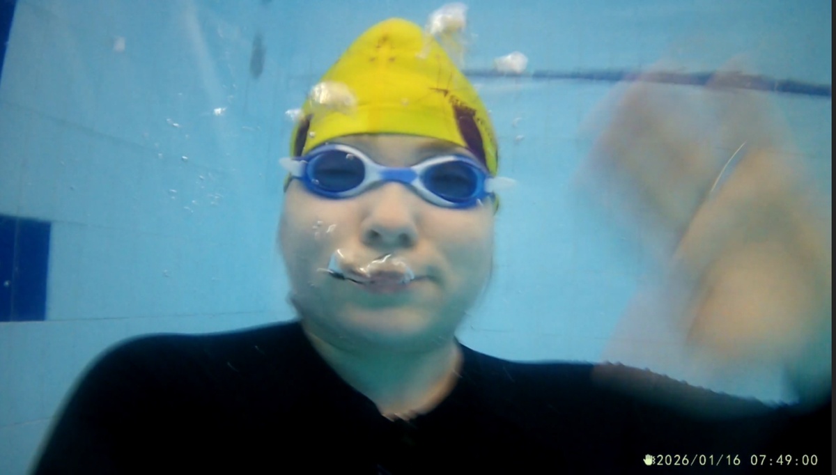 Глубина... Небольшая. А я смешная!