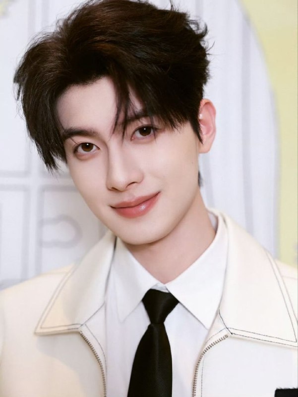 Актёр Чэнь Хэи, 25 лет. Смотрите галерею...