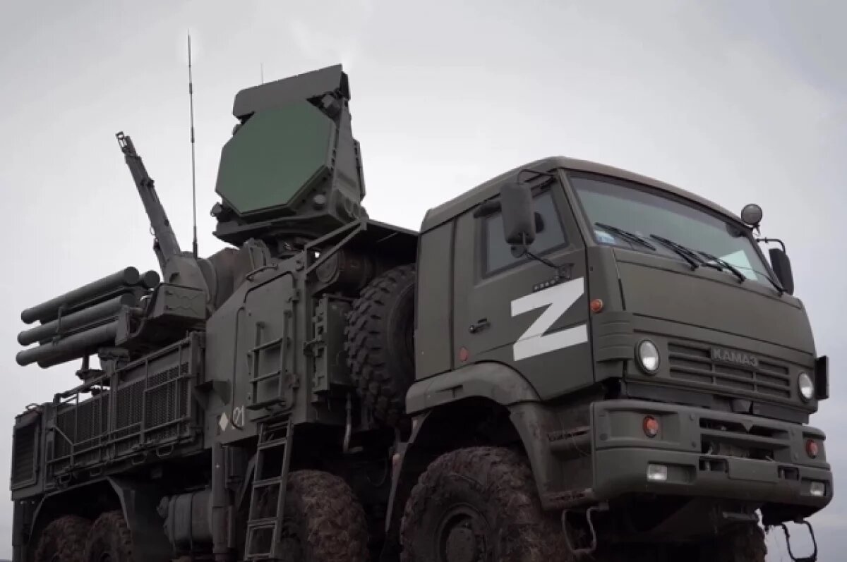    Над 10 регионами России и двумя морями ночью сбили 75 беспилотников