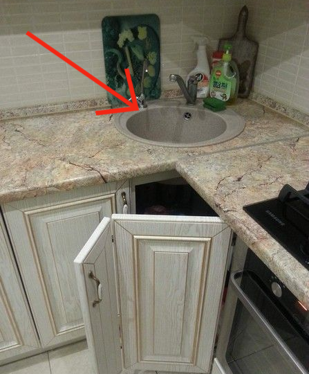 Почему при планировании угловой кухни вылезает “пятый угол”? И как это исправить самому