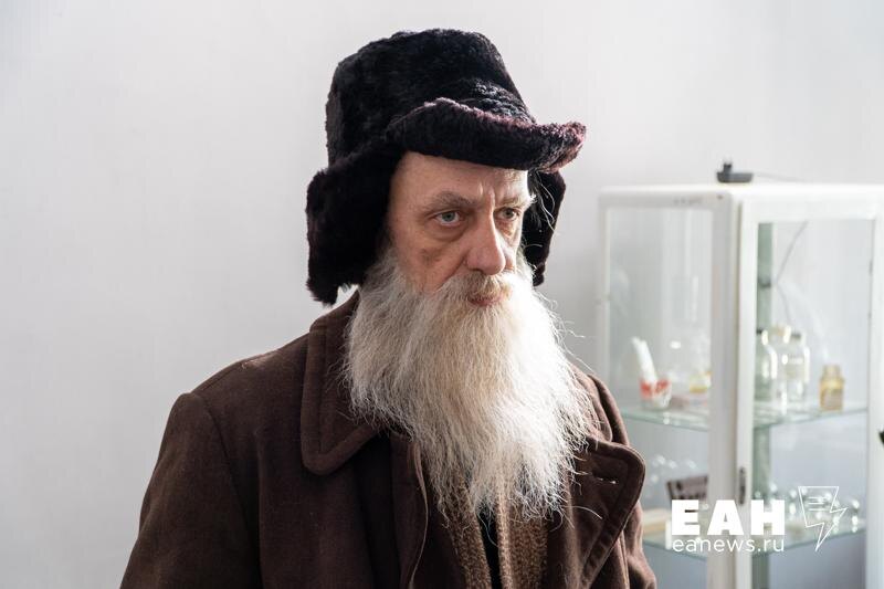    ЕАН. Актер, играющий Бажова