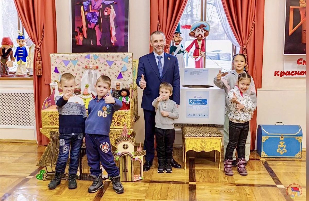   Дмитрий Шаповалов со зрителями/ Фото: Дмитрий Шаповалов