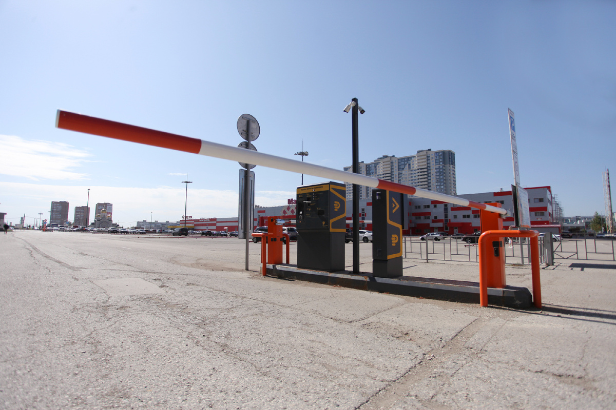 Шлагбаум на въезде 