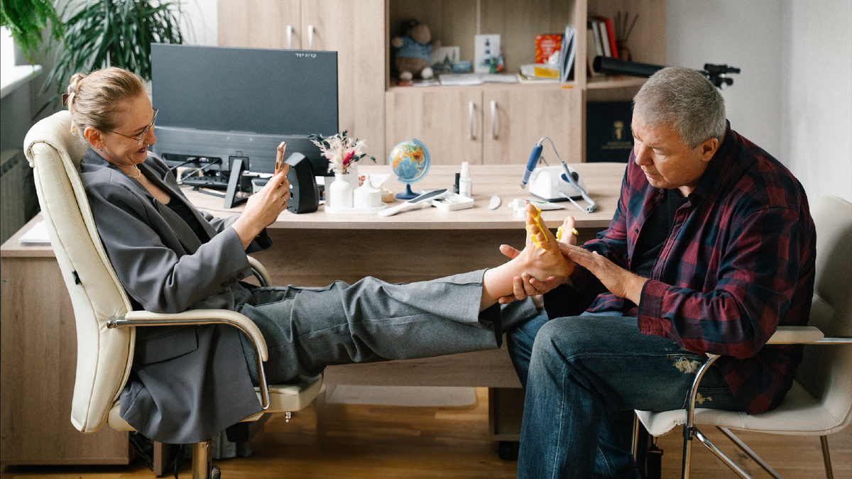 Фото: кадр из сериала «Мистер ноготь», СТС