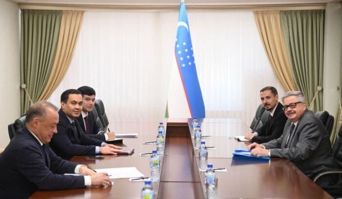    Посол РФ в Республике Узбекистан Алексей Ерхов (по правую руку от стола). Фото: Telegram