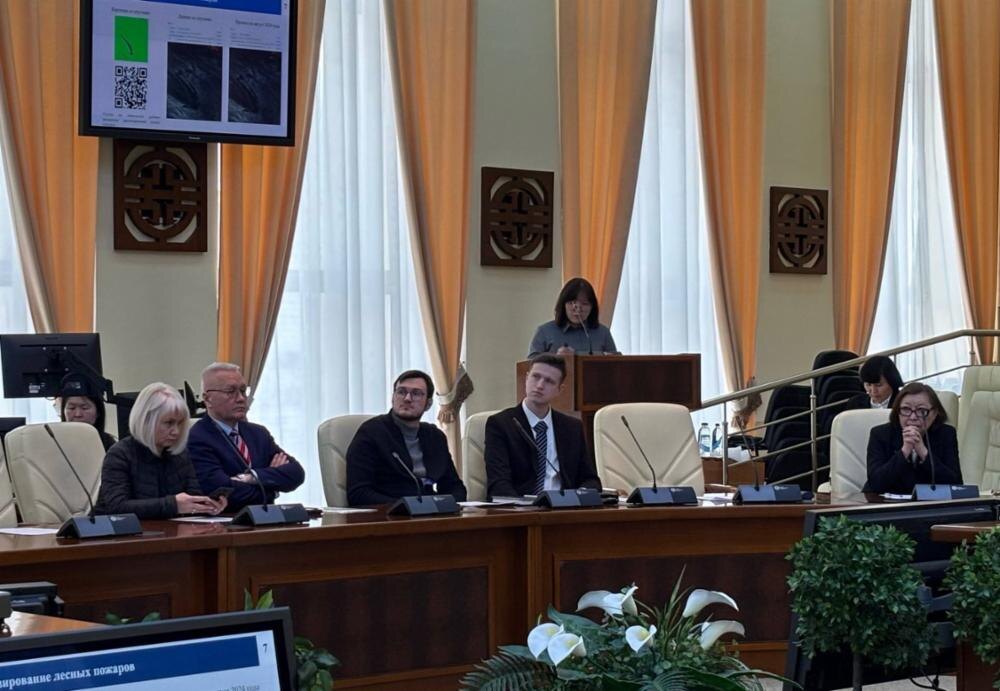 

Глава Бурятии Алексей Цыденов высоко оценил взаимодействие науки, бизнеса и власти консультирующих органов в ходе проведения исследований и получения готовых продуктов и проектов. Лучшие из них будут отправлены в министерства и на предприятия для последующей реализации.