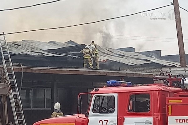Частный дом и постройки сгорели при пожаре в Нижнем Тагиле