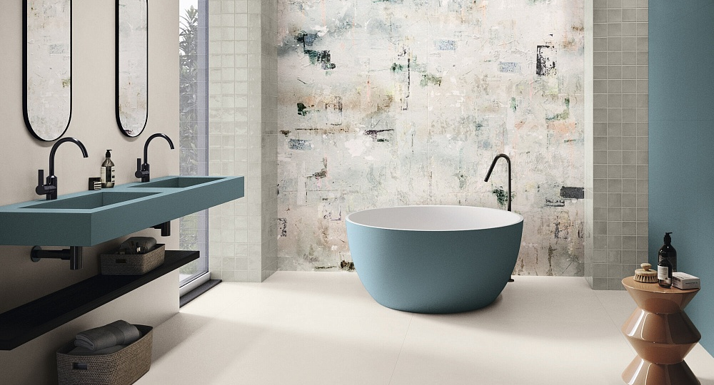 От пола до потолка: где можно применить мелкую плитку (кроме кухни)