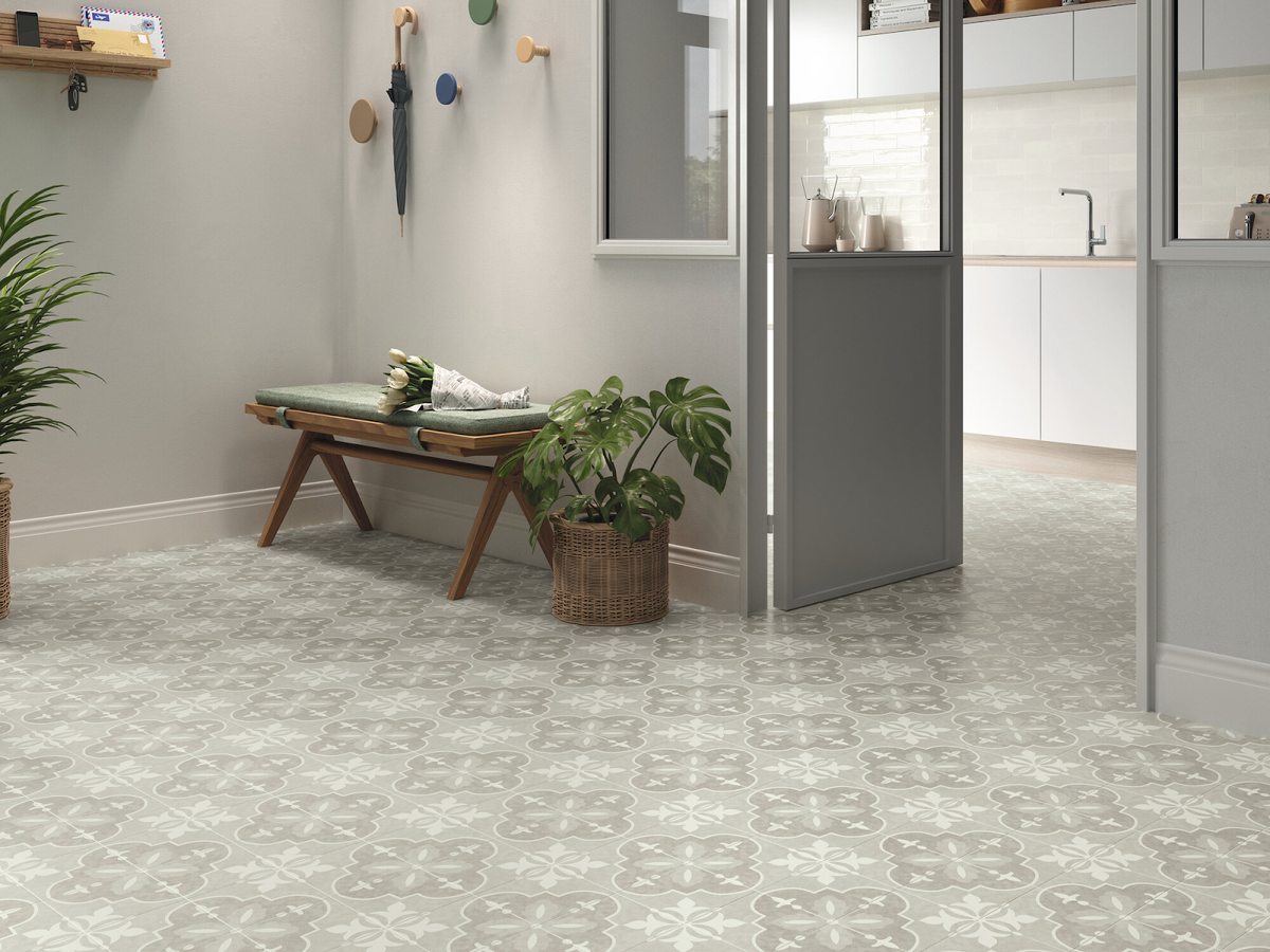 Для создания этого интерьера был использован мелкоформатный керамогранит из коллекции Brianna от бренда APE Ceramica