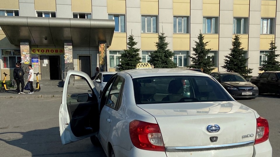 На Ямале выявили 75 нелегальных таксистов. У них забрали автомобили