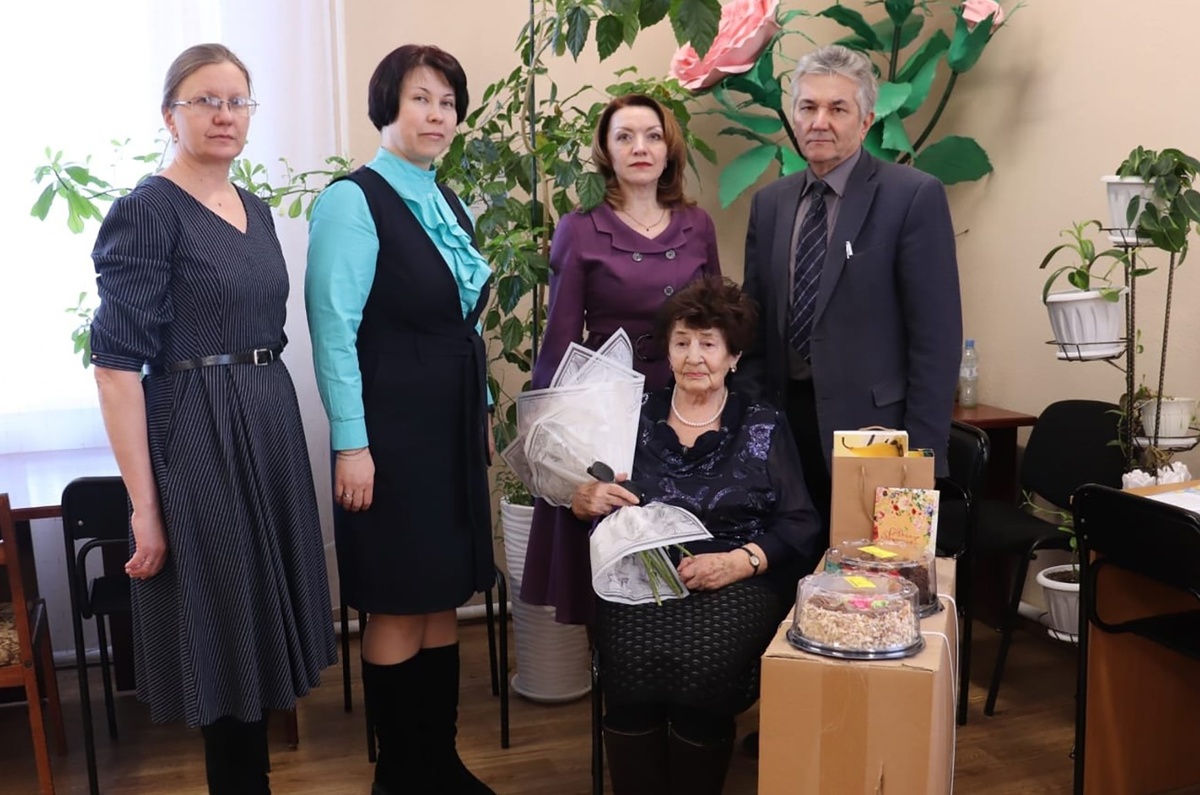 Поздравление Н.А. Яковлевой с 90-летием в 2025 году.