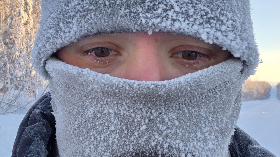 И если вы думаете, что вам холодно, посмотрите на моё лицо во время съёмок зимой
