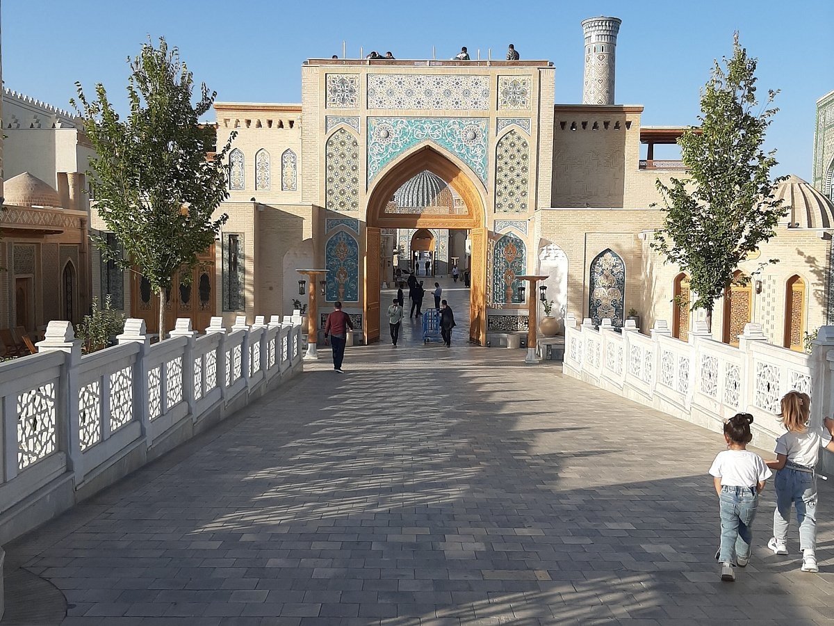 https://www.tripadvisor.it/Attraction_Review-g298068-d25325176-Reviews-The_Eternal_City_Samarkand-Samarkand_Samarqand_Province.html