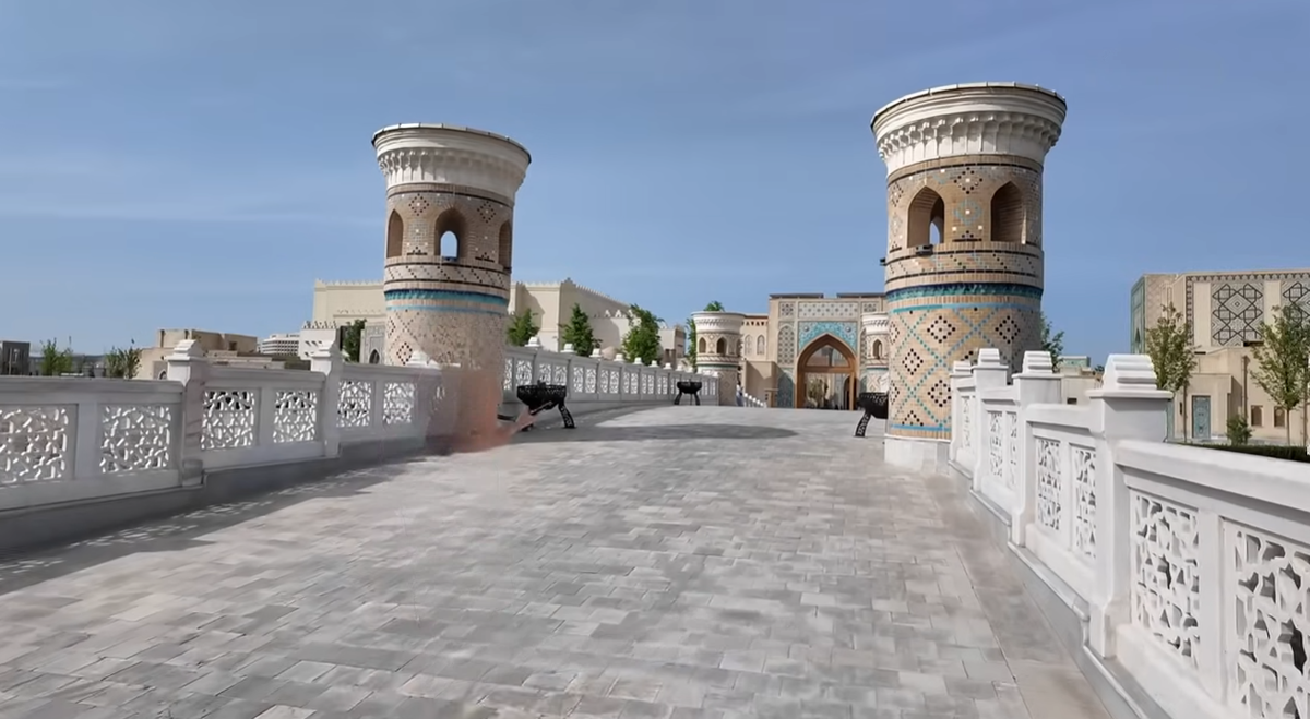 Листайте фотографии — так лучше чувствуется масштаб и детали.