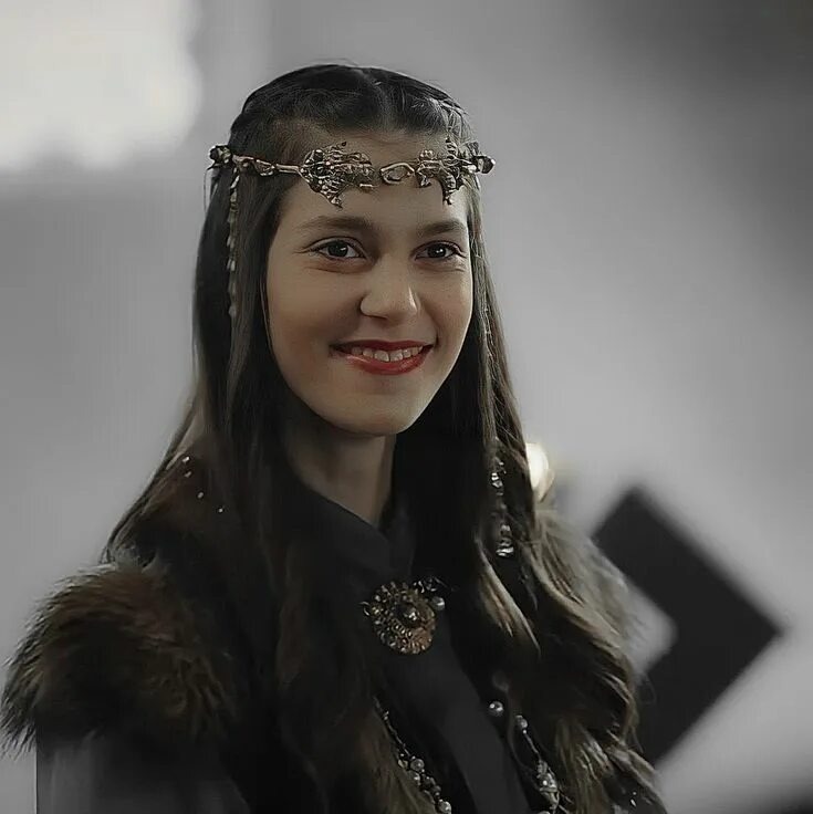 Но для Фатьмы он был не стариком...